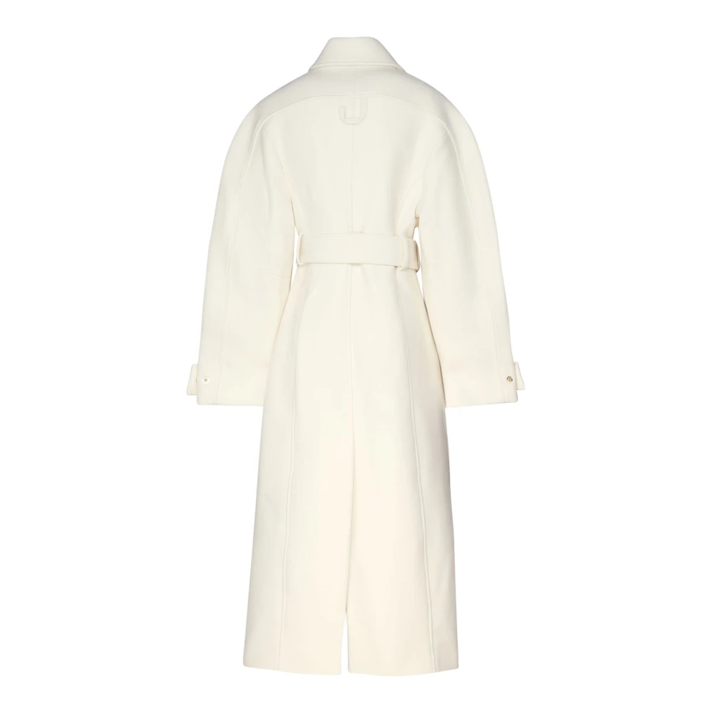 Jacquemus Roomkleurige jas met drukknopen Beige Dames