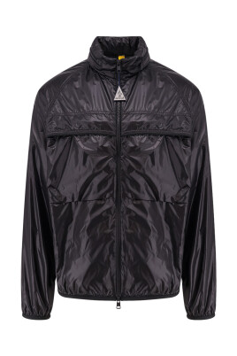 black-jackets-with-zip-closure-and-hood