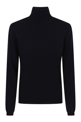 black-cashmere-sweater-elegant-style