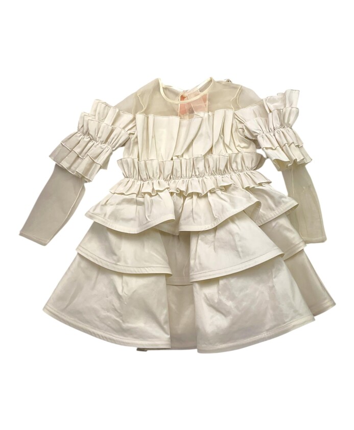 beige-girl-suit-fashionable-style