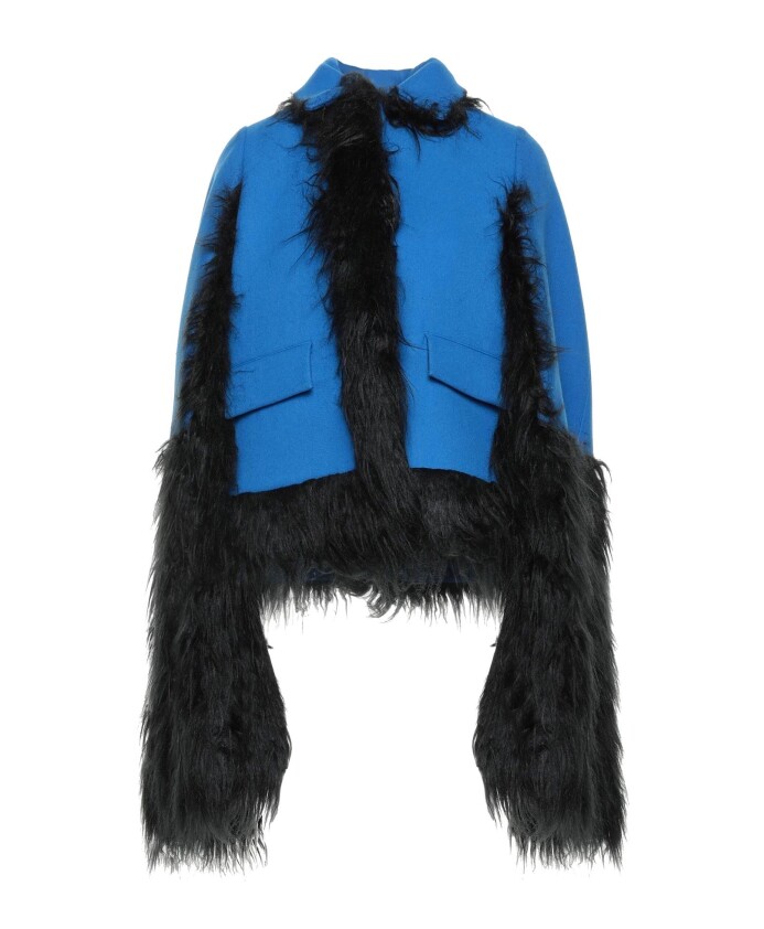 veste-bleue-a-capuche-en-fausse-fourrure