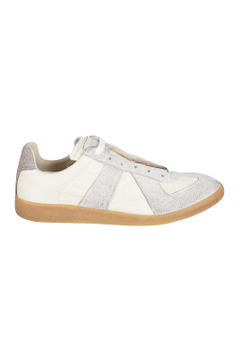 beige-replica-sneakers