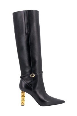 elegant-knee-high-boots-with-chain-detail