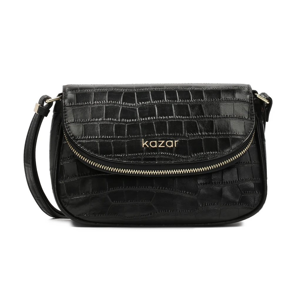 Kazar Zwarte riem handtas met klepzak Black Dames