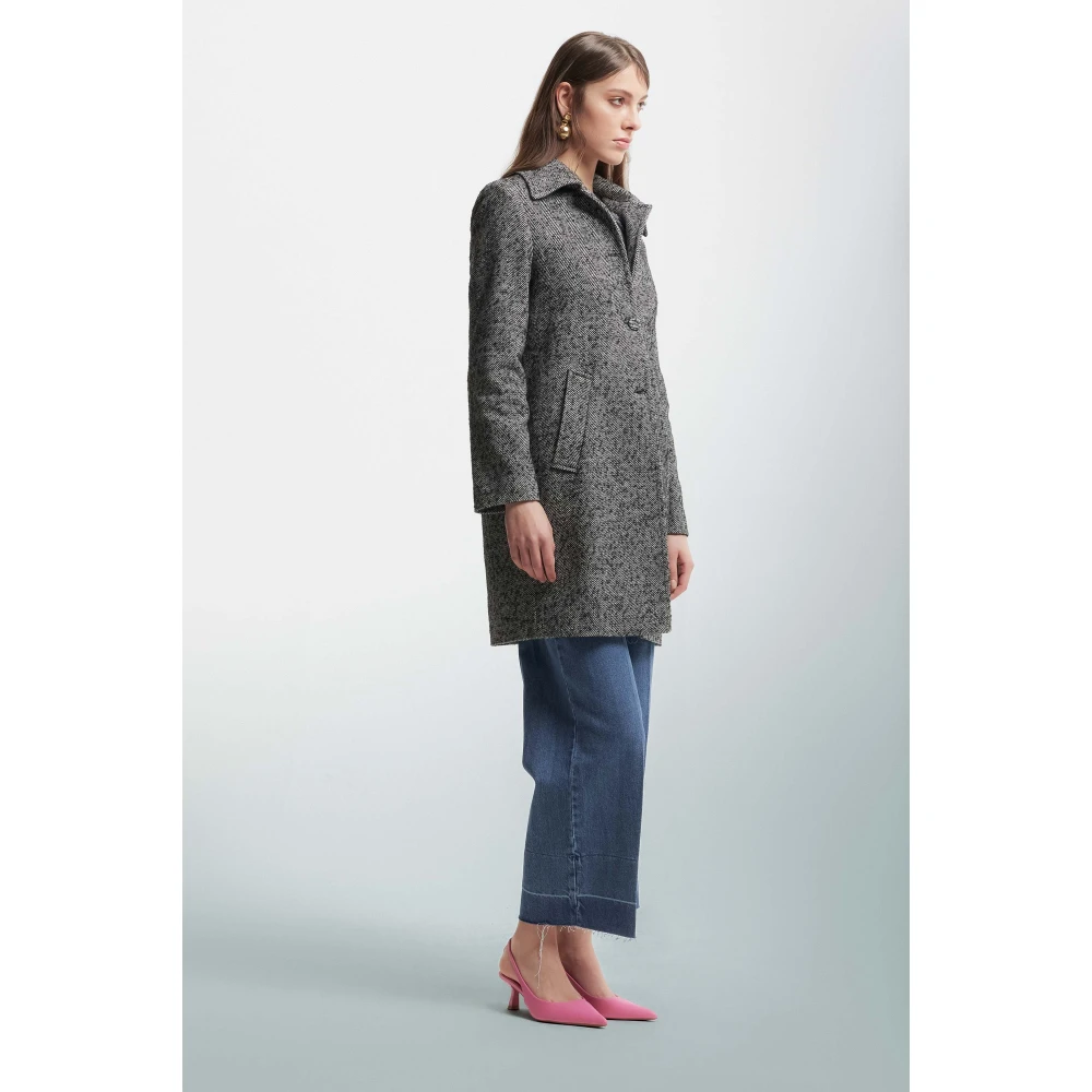 Kocca Gestreepte Herringbone Jas met Bedekte Knopen Black Dames