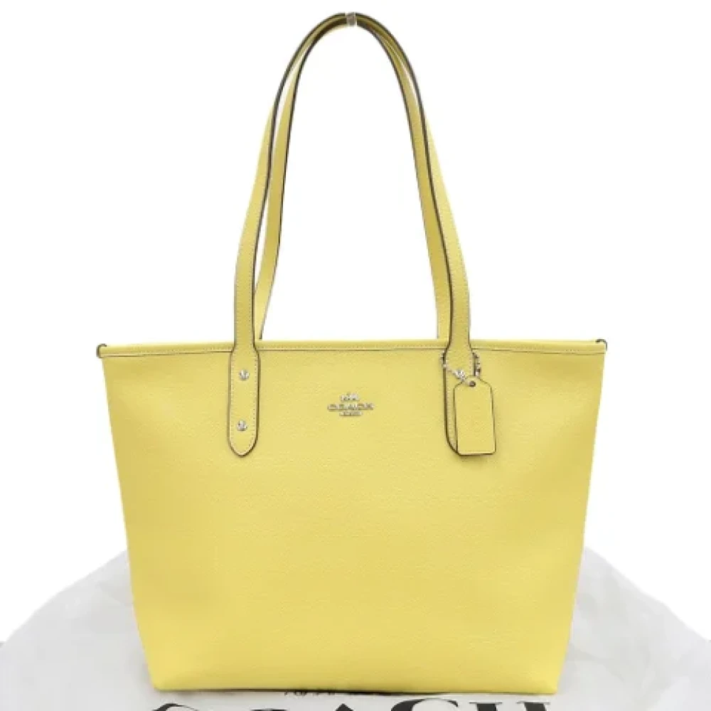 Coach Pre-owned Leather handbags Yellow Dames