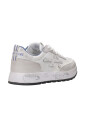 baskets-blanches-en-maille-et-daim