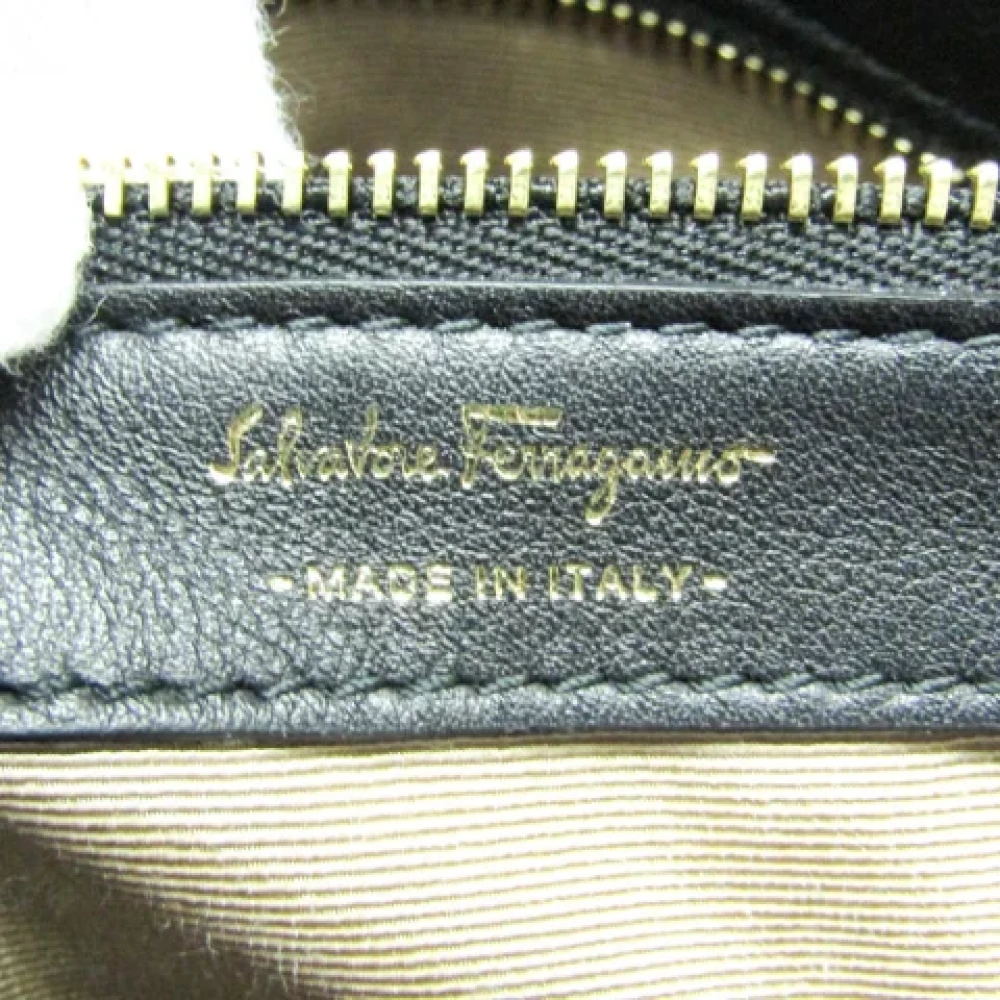 Salvatore Ferragamo Pre-owned Canvas handbags White Dames
