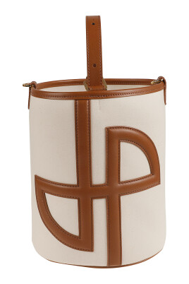brown-shoulder-bag-with-buckle-fastening