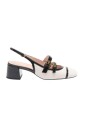 witte-sandalen-met-patent-effect