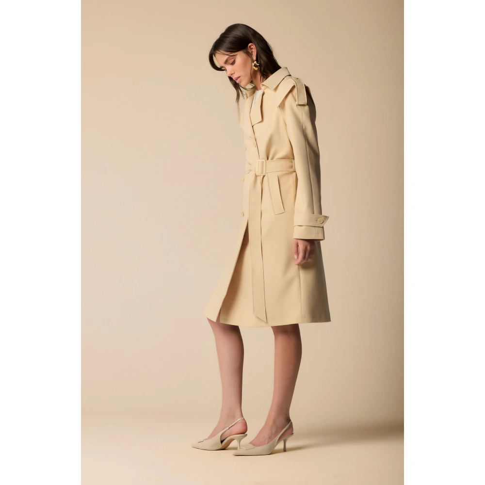 Kocca Dubbelrijige trenchcoat met omgekeerde kraag Brown Dames