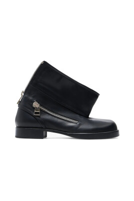 black-zip-fastening-round-toe-shoes