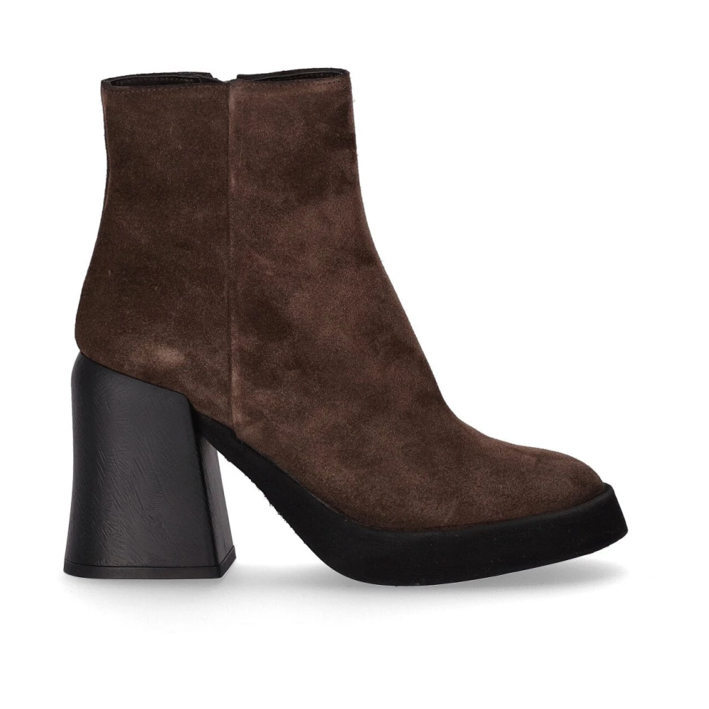 Strategia Women's Brown Suede Heeled Ankle Boot