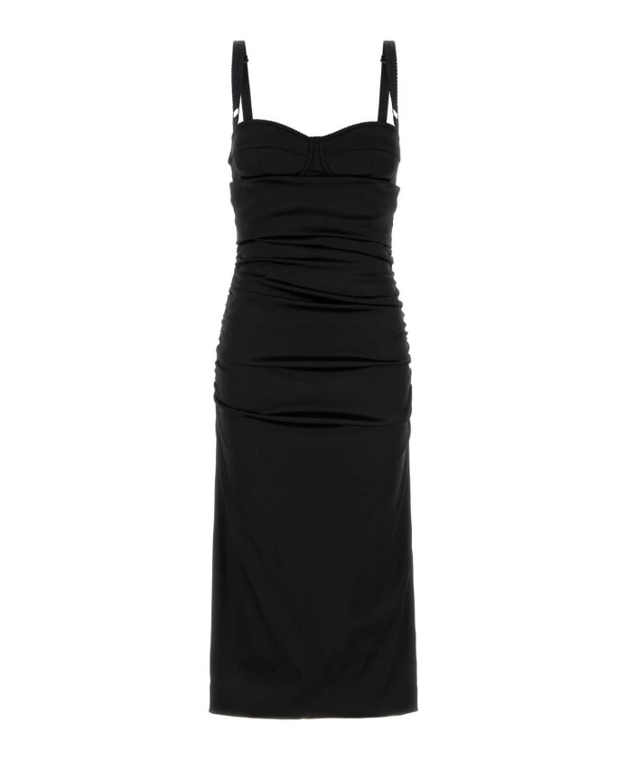 robe-noire-en-satin-stretch