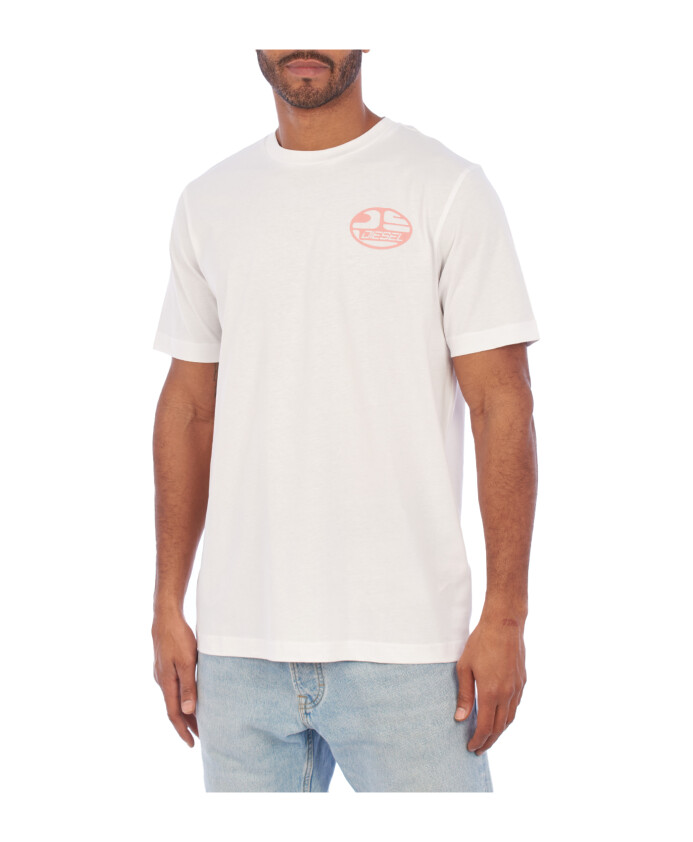 contemporary-graphic-t-shirt-slim-fit
