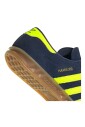 hamburg-woman-night-indigo-sneakers