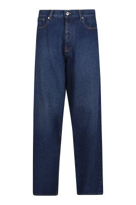 bla-jeans-klassisk-stil-avslappnade-utflykter