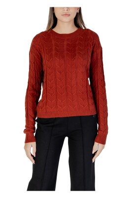 bordeaux-button-up-knitwear
