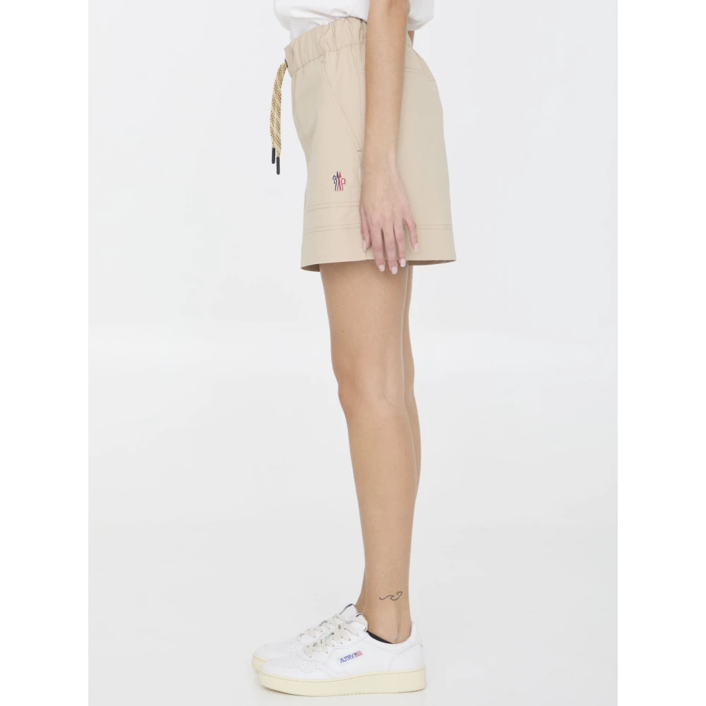 Moncler Shorts Beige Dames