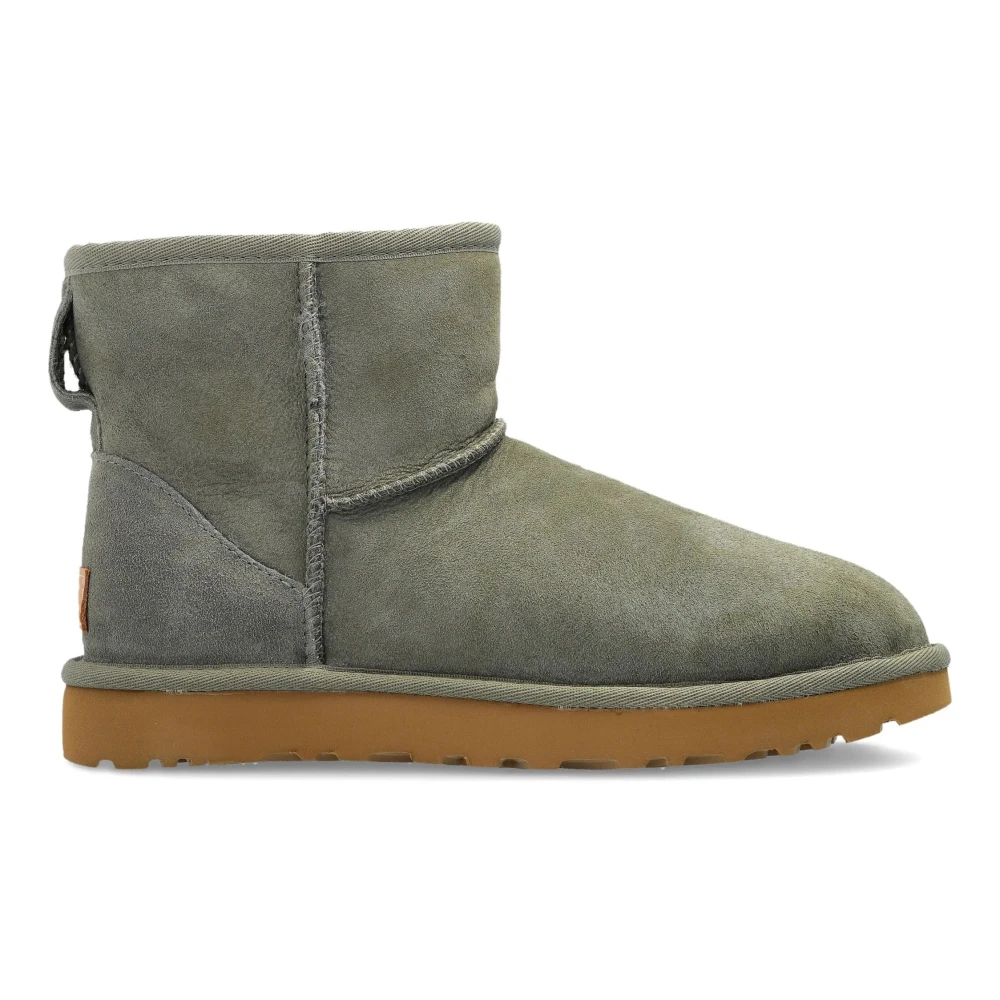 UGG Classic Mini II