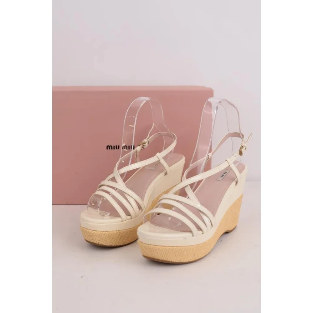 Miu Pre-owned Leather sandals White Dames