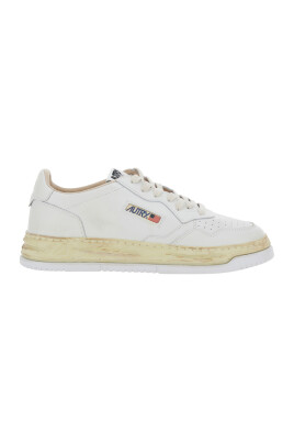 sneakers-vintage-blanches-avec-semelle-en-cuir