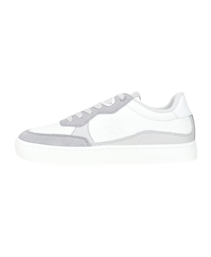 sneakers-blanches-avec-details-en-daim