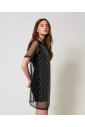 robe-noire-en-tulle-brodee-ensemble