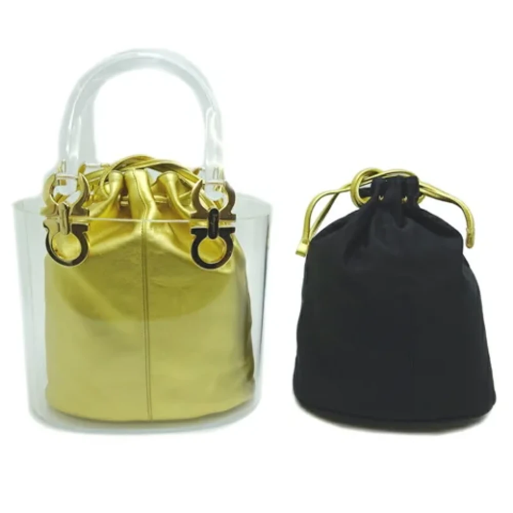 Salvatore Ferragamo Pre-owned Fabric handbags Green Dames