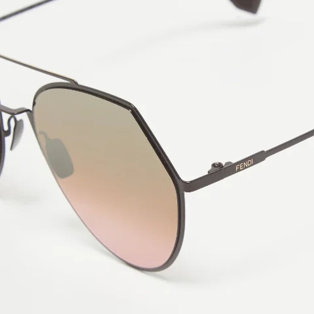 Fendi Vintage Pre-owned Metal sunglasses Brown Dames