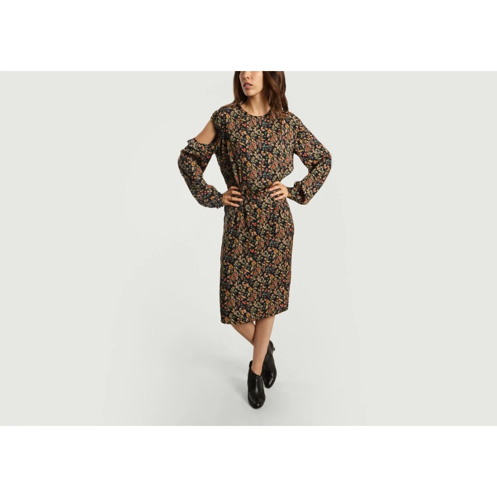 Essentiel Antwerp Zwarte Bloemen Midi Jurk met Peek-a-boo Schouders Black Dames