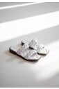 witte-platte-zool-leren-sandalen