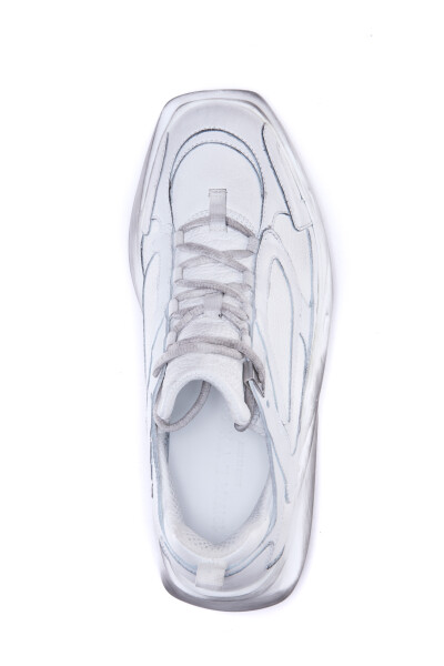 Vita lädervandringssneakers