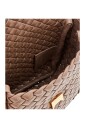 brown-shoulder-bag-chic-style