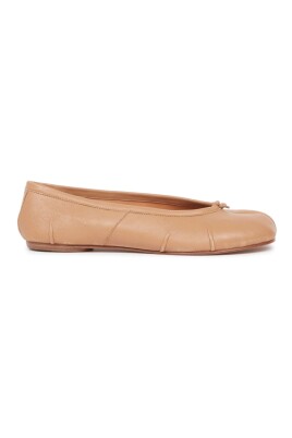 beige-ballerina-flats-with-split-toe