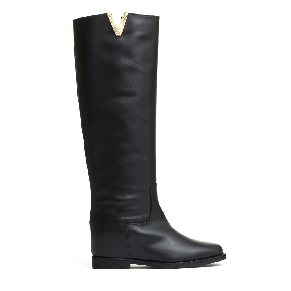 Via Roma 15 Svarta ankelboots med gyllene V-detalj Black, Dam