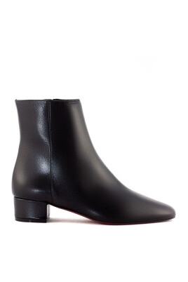 black-leather-ankle-boots-with-zip