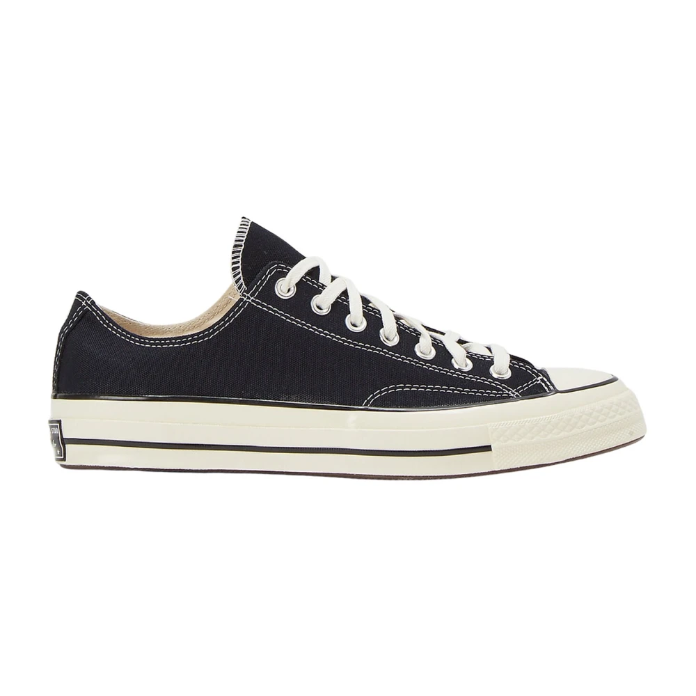Converse Svart Canvas Sneakers Med Metallöglor