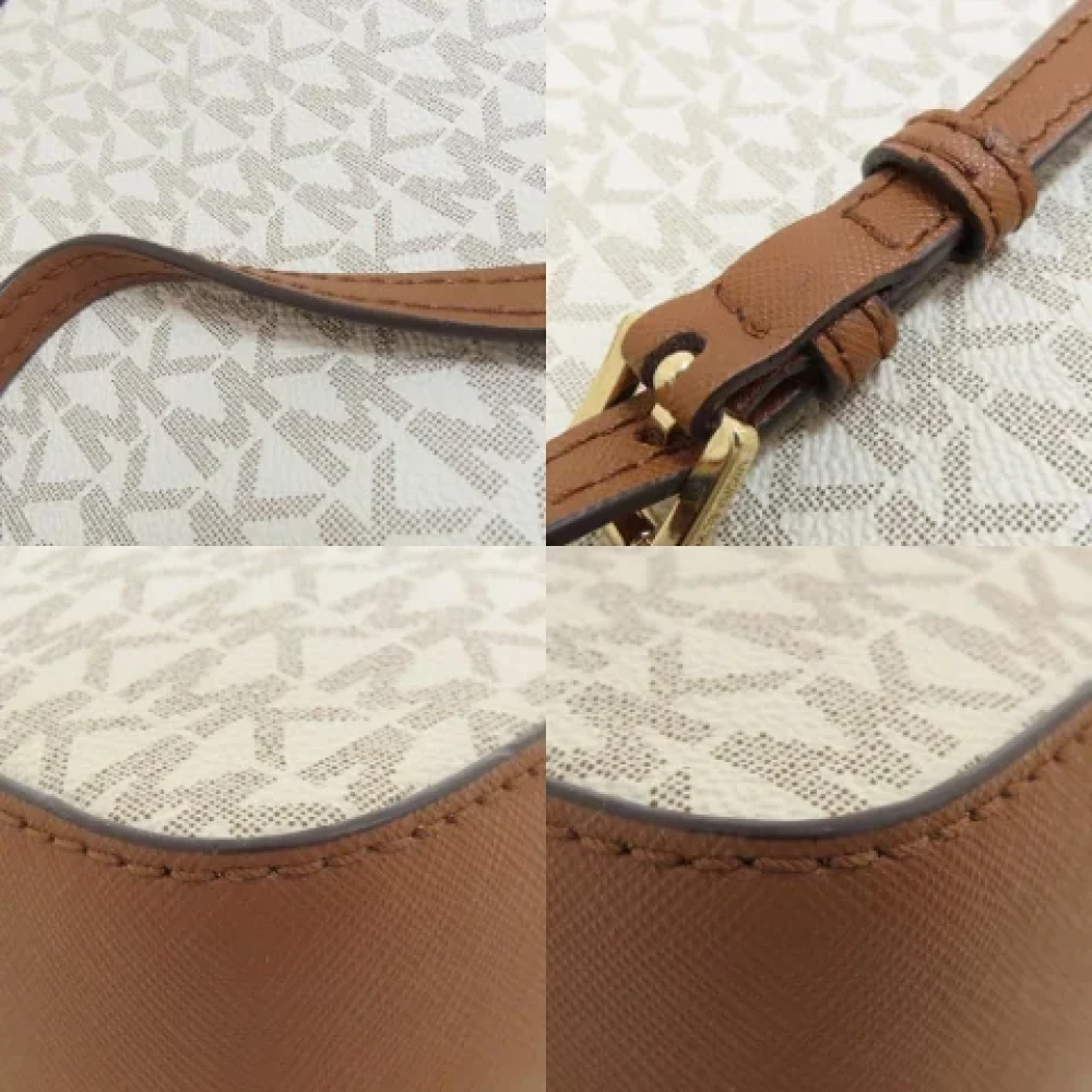 Michael Kors Pre-owned Canvas shoulder-bags Beige Dames