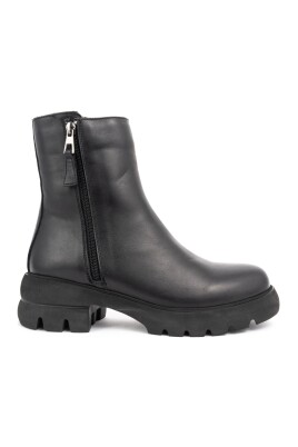black-casual-ankle-boots