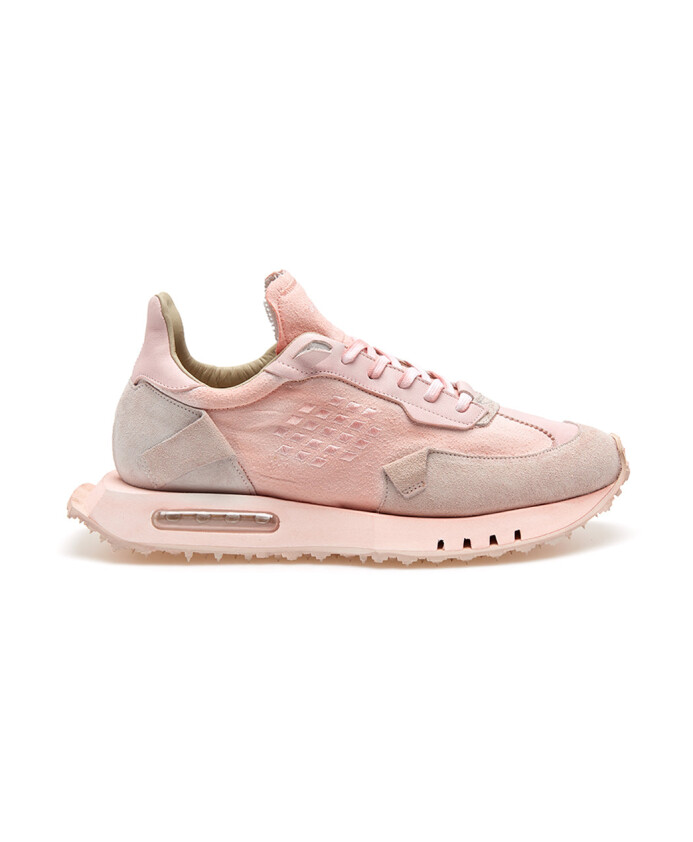 lichtroze-sneakers-ss25