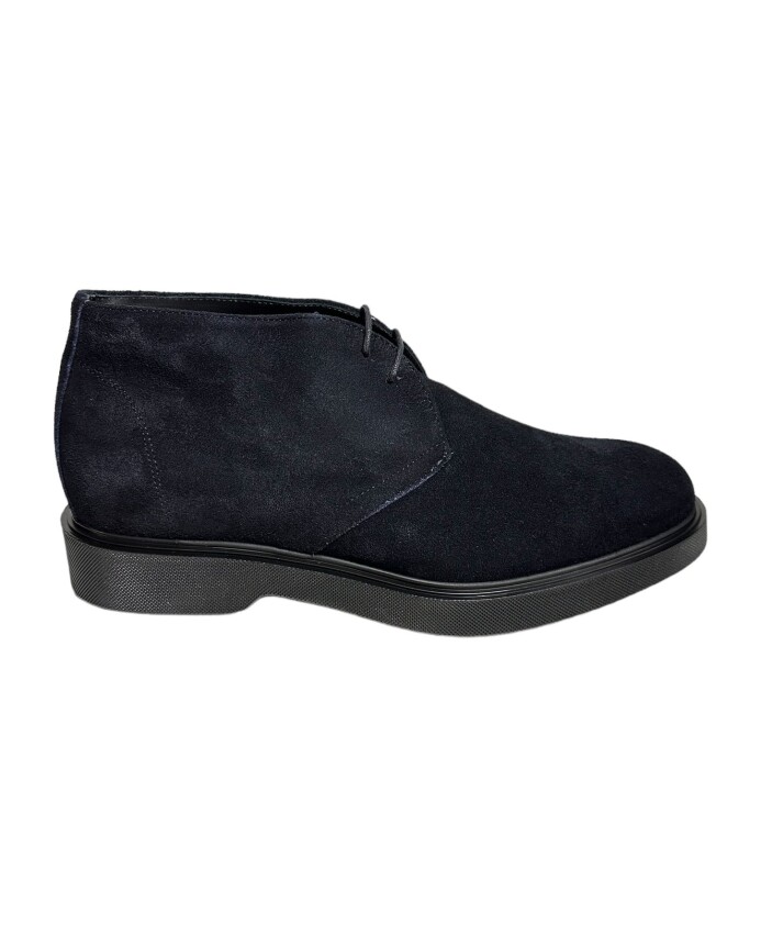 chaussures-basses-en-daim-bleu-semelle-en-caoutchouc
