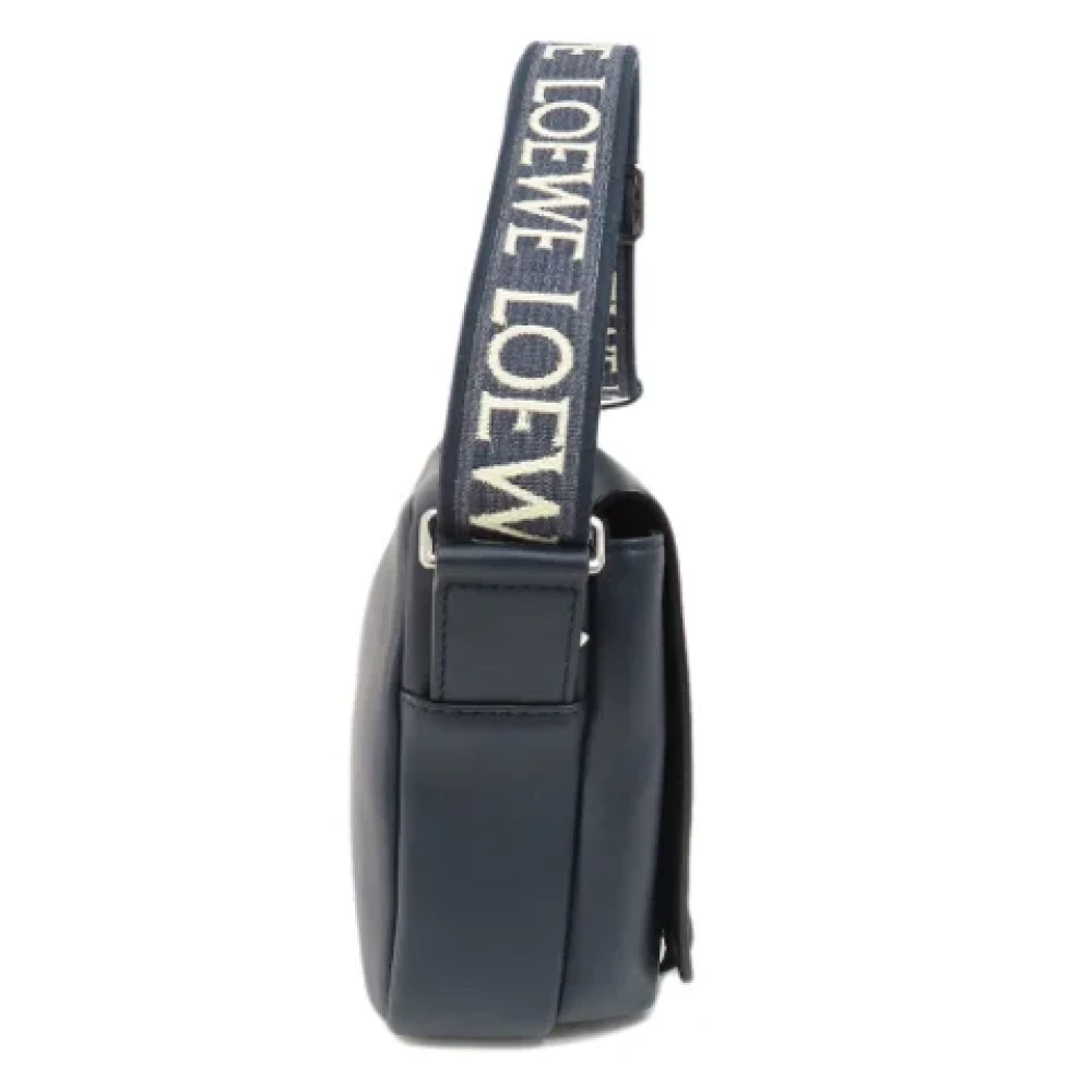 Loewe Pre-owned Leather shoulder-bags Blue Dames