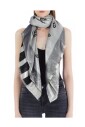 foulard-en-tissu-a-franges