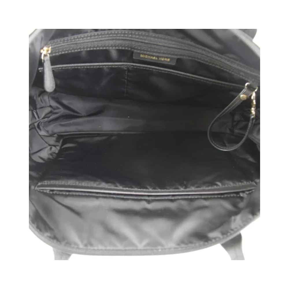Michael Kors Pre-owned Fabric shoulder-bags Black Dames