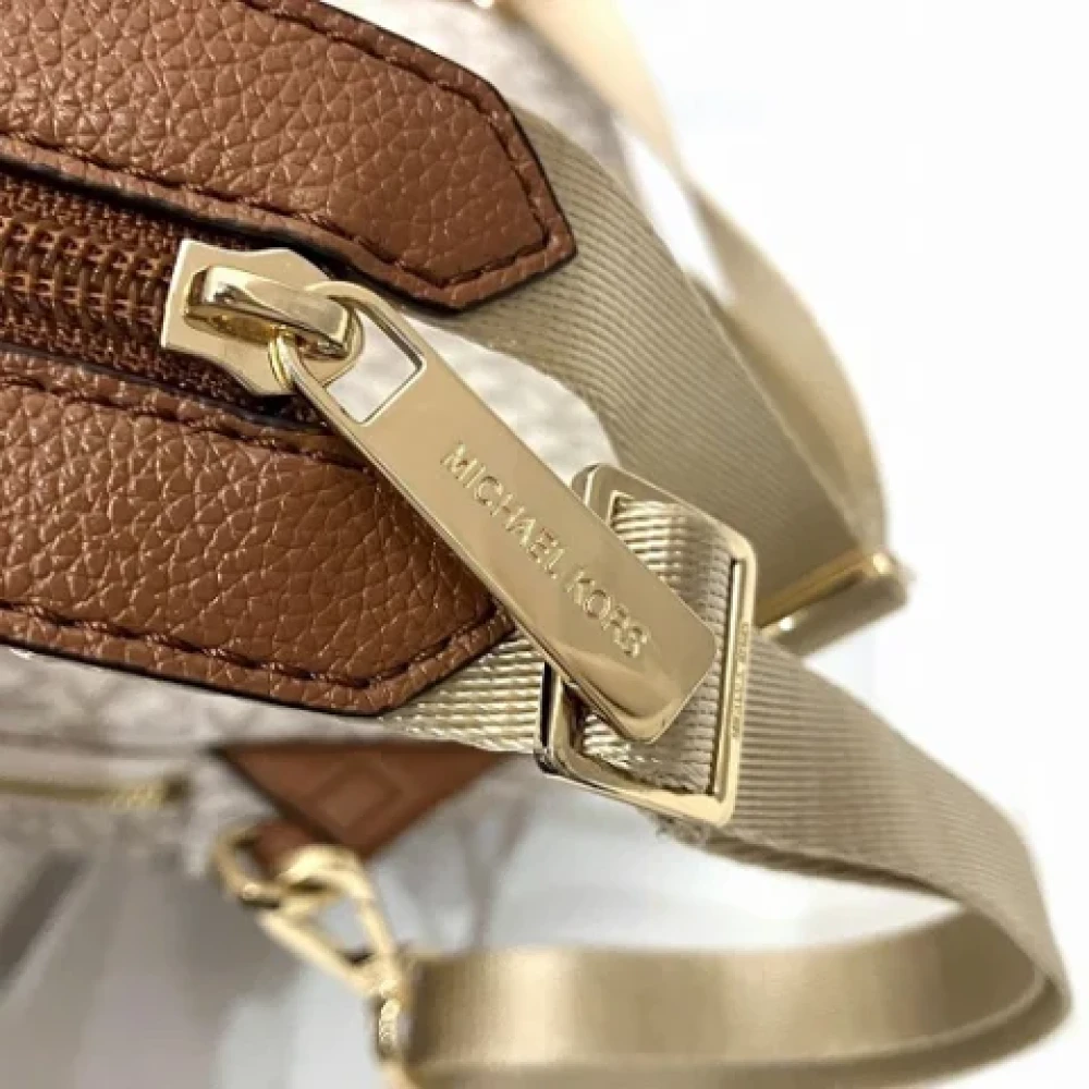 Michael Kors Pre-owned Leather backpacks Beige Dames