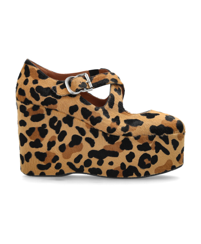 schoenen-met-hakken-kruislings