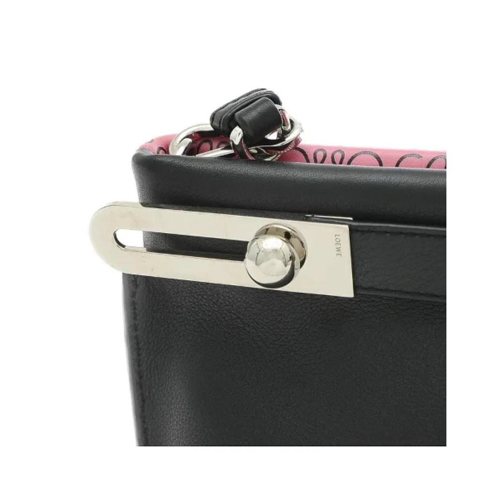 Loewe Pre-owned Leather clutches Pink Dames