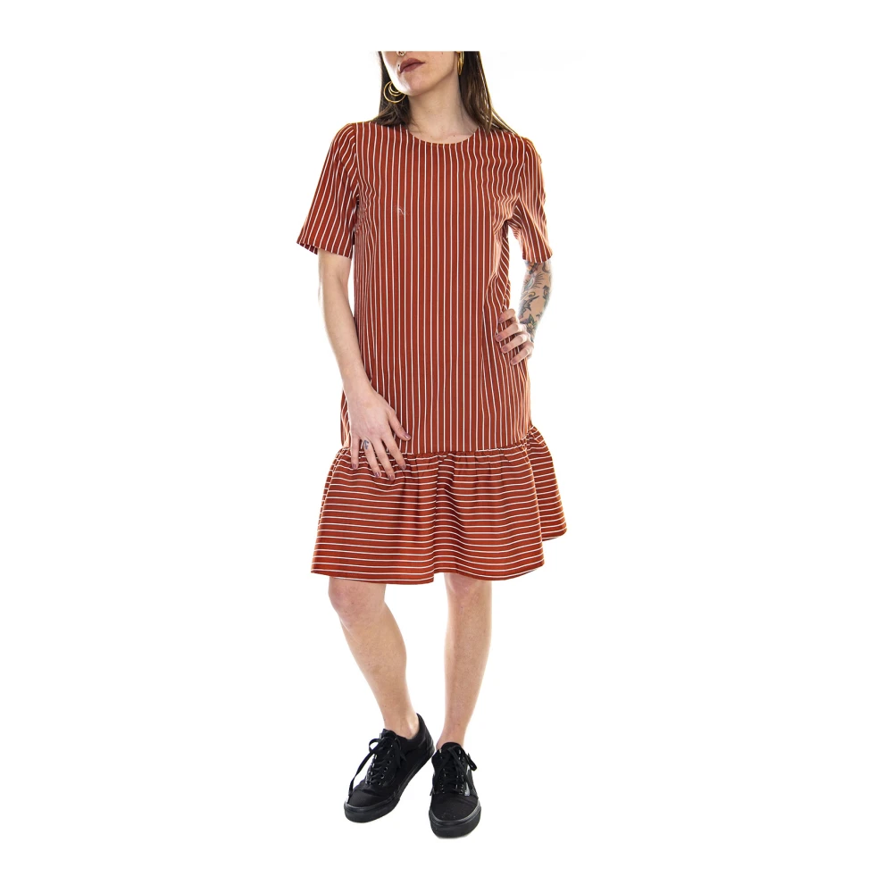 Minimum Gestreepte Knielengte Katoenen Jurk Brown Dames