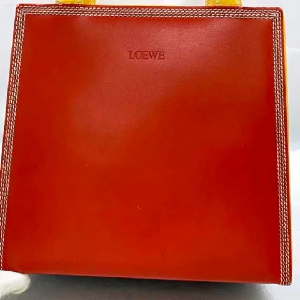 Loewe Pre-owned Leather handbags Red Dames